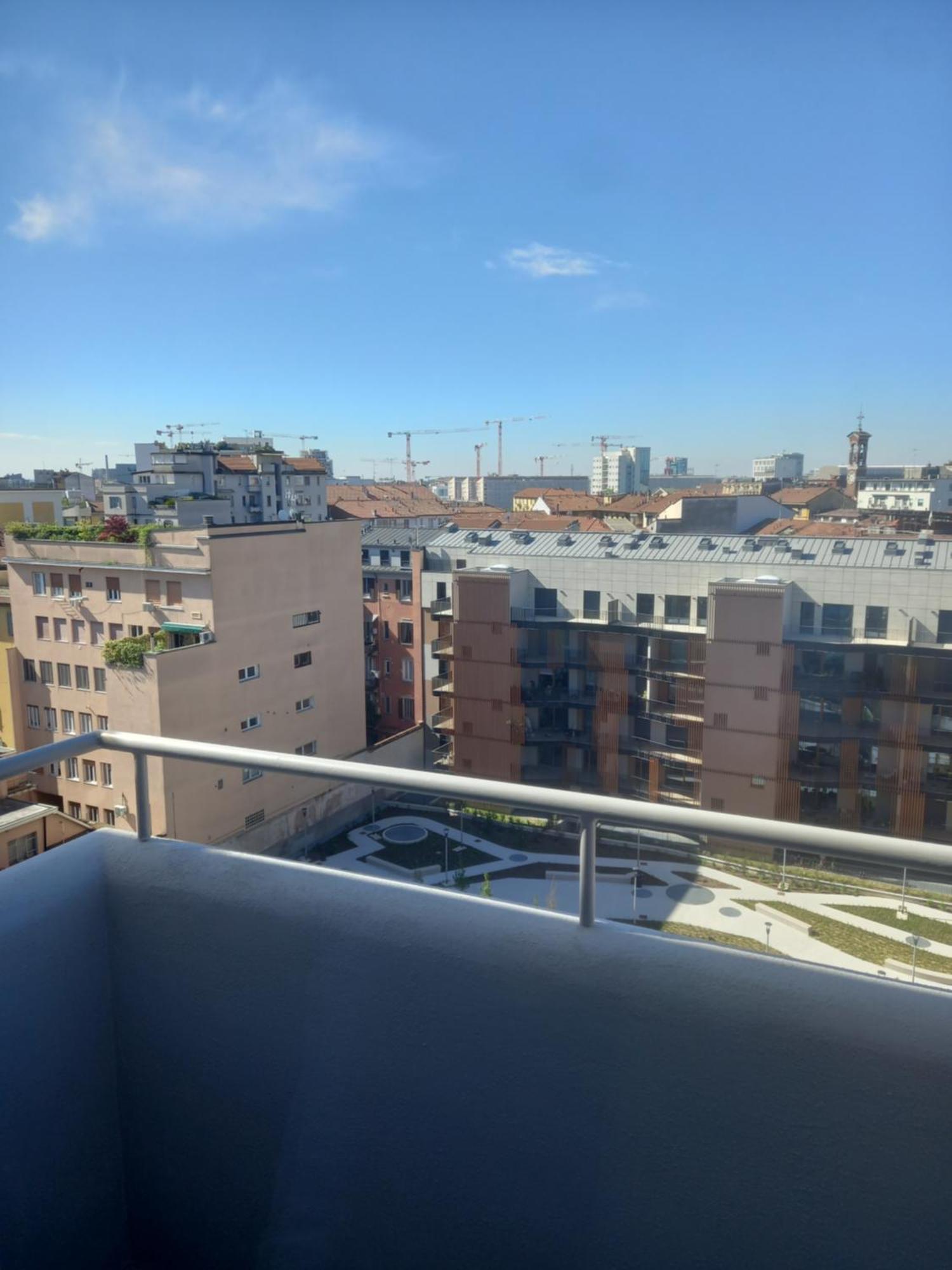 Centre Porta Romana With Free Parking Garage - Newly Cozy 2 Bedrooms With 2 Bathrooms Living Fully Equipped Kitchen And Washing Machine Smart Tv - Subway Metro 3 Stops To Duomo Appartamento