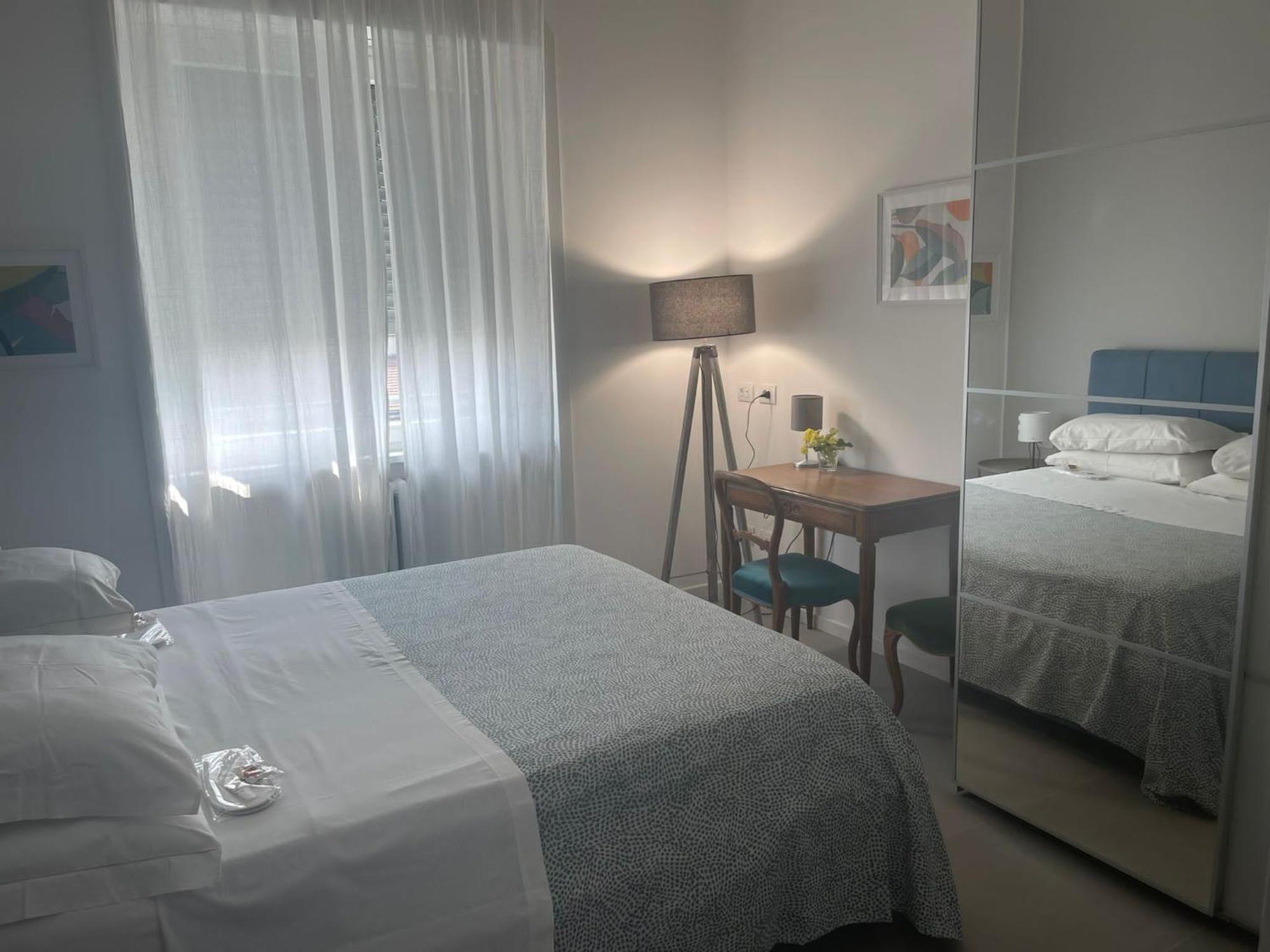 Centre Porta Romana With Free Parking Garage - Newly Cozy 2 Bedrooms With 2 Bathrooms Living Fully Equipped Kitchen And Washing Machine Smart Tv - Subway Metro 3 Stops To Duomo