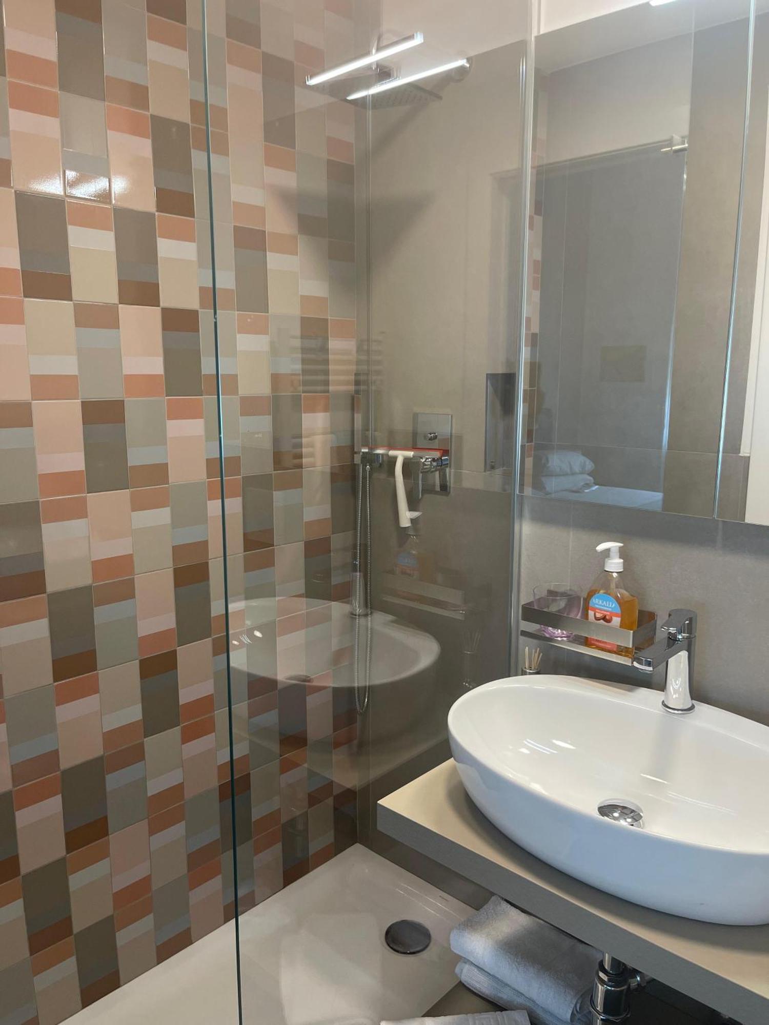 Appartamento Centre Porta Romana With Free Parking Garage - Newly Cozy 2 Bedrooms With 2 Bathrooms Living Fully Equipped Kitchen And Washing Machine Smart Tv - Subway Metro 3 Stops To Duomo