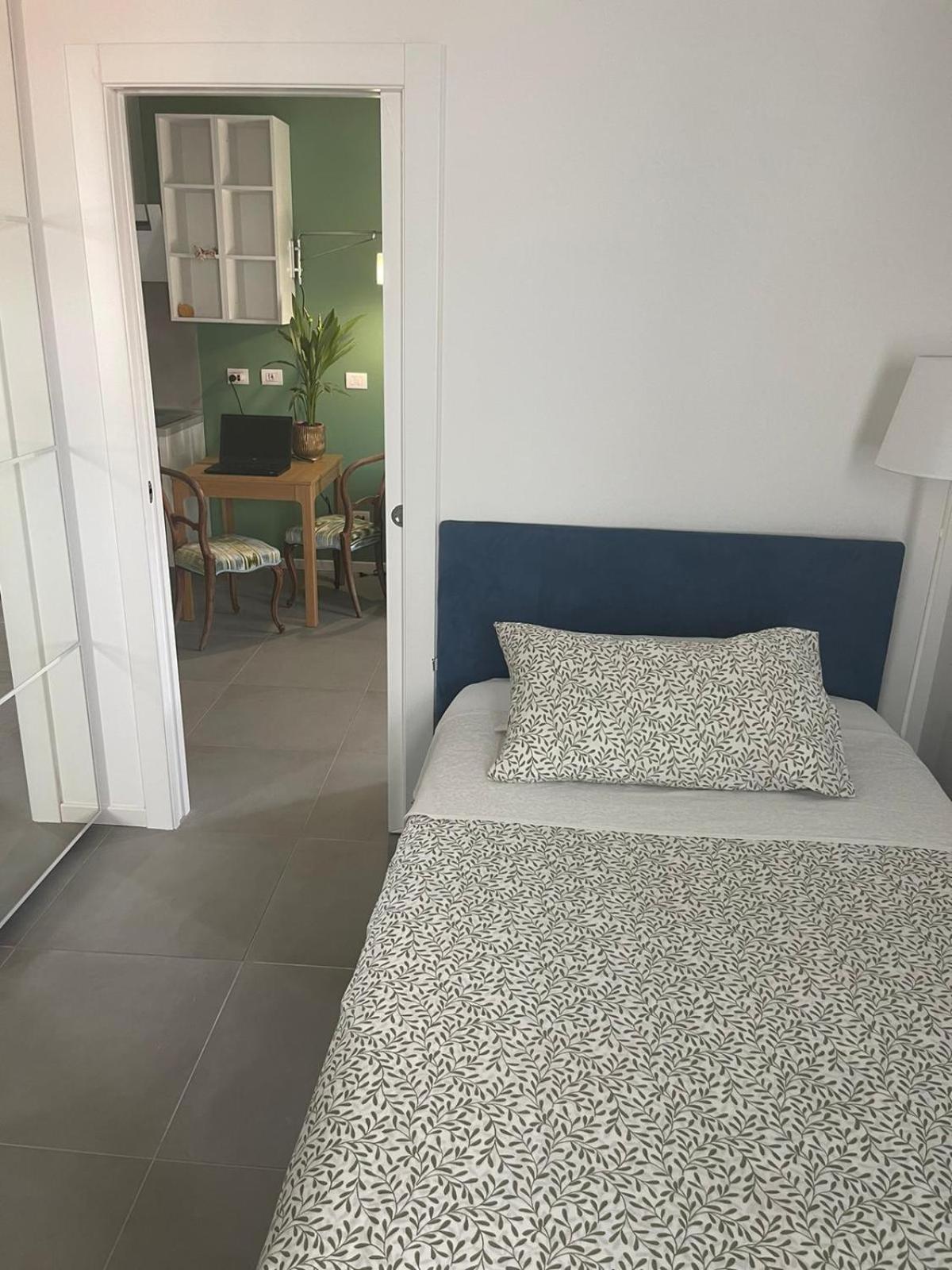 Centre Porta Romana With Free Parking Garage - Newly Cozy 2 Bedrooms With 2 Bathrooms Living Fully Equipped Kitchen And Washing Machine Smart Tv - Subway Metro 3 Stops To Duomo * Milano